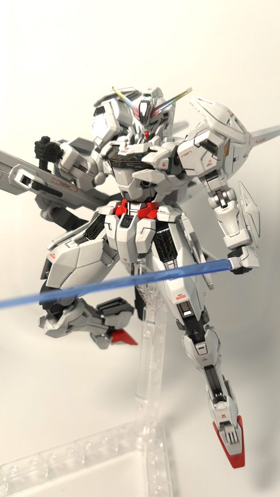 関節はメタリック塗装。