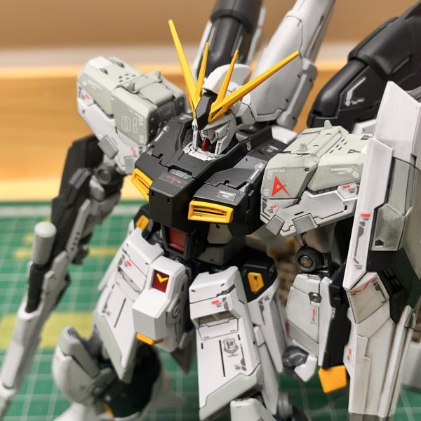 Hi-νガンダム (νガンダムカラー)