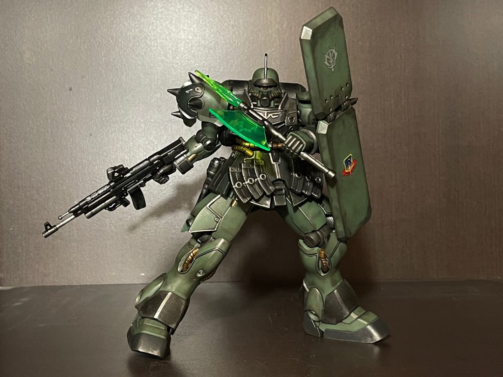 たっぷり武器を装備して出撃。全武装を使って敵を撃破。帰還、武器補充。また出撃…の戦場無限ループが似合うヤツですね。