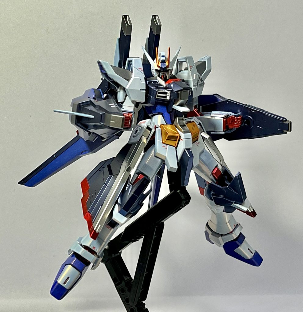 ドラグーンシールド腕部装着状態一気に近接機感出て個人的にはかなり好きです。