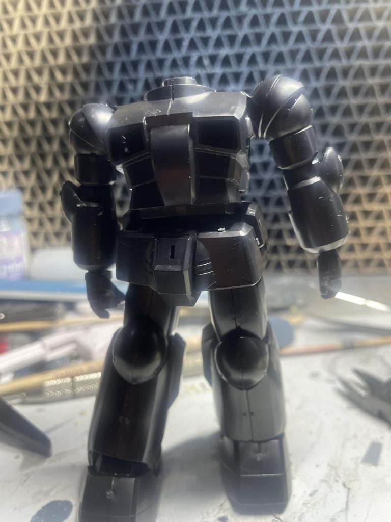 と言う訳で、今回もガンプラを使って全く別物を作りました。素体はエコプラ「ガンキャノン」とプラ板加工での作成となります。