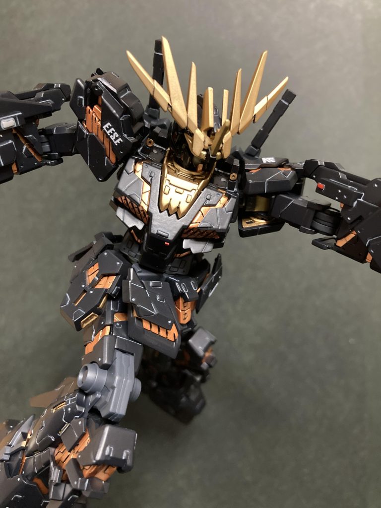 お気に入りポイントが今回ありましてですねコックピットハッチの赤く光ってるの気に入ってます今年最後の投稿になります来年もまた楽しく活動していきますので2024年もよろしくお願い致します良いお年を