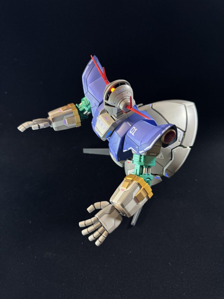 肩も少し大きくしています。