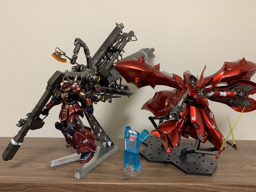 HGUCのナイチンゲールと2ショット大きさが怪獣大戦争