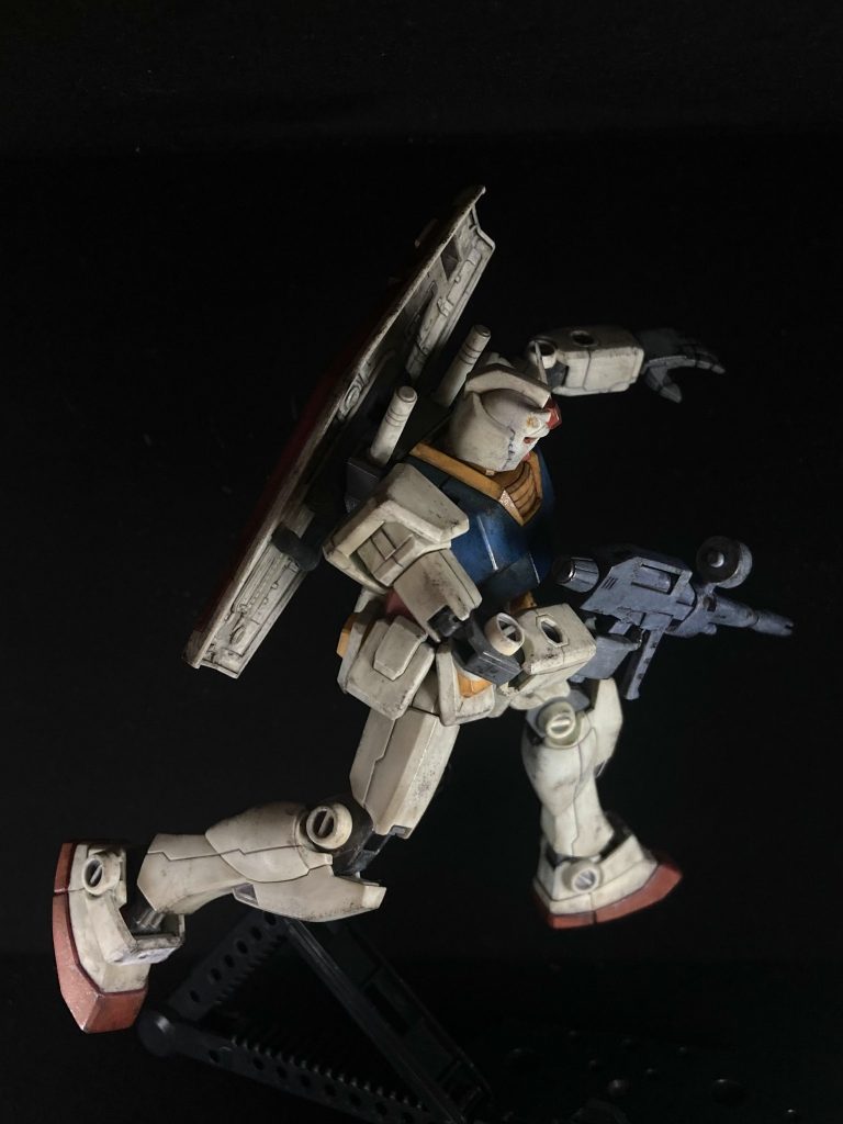 HG RX-78ガンダムの成形色を活かしたウェザリング仕上げ–4枚目/制作者：KIRAKUNI-GP