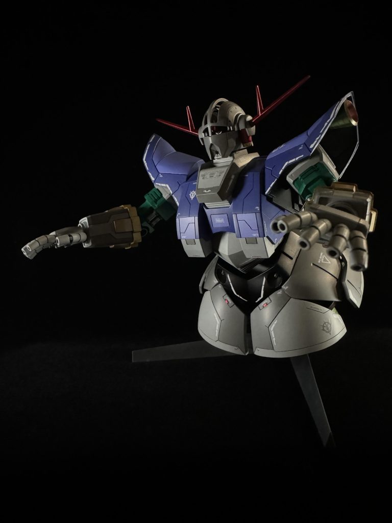 少し暗めで不気味な感じ。。に見えるかな。