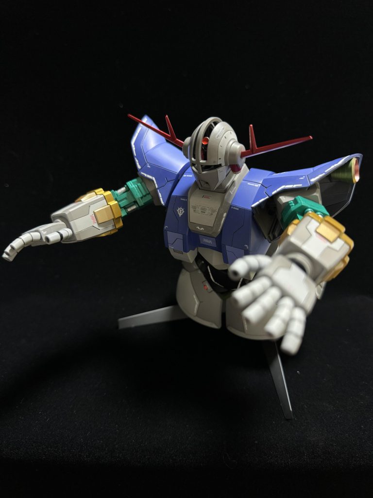 モノアイ稼働で上下左右に動かせます。