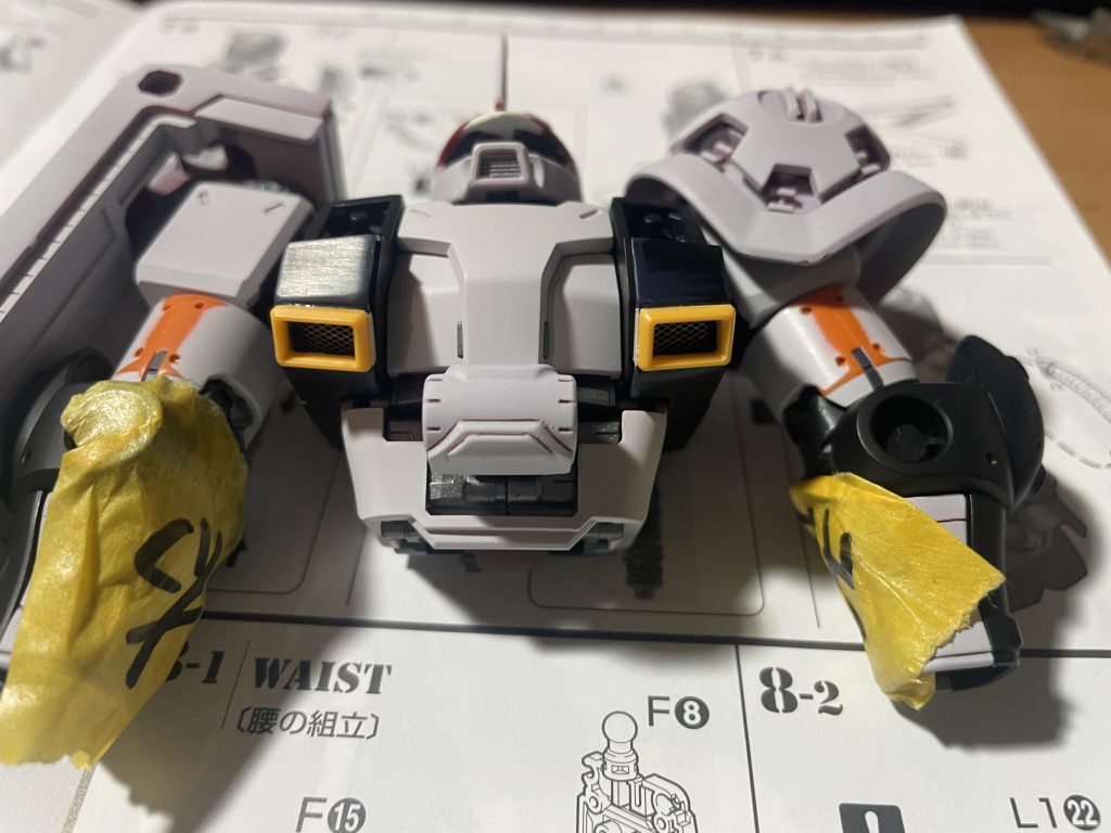 胸部ダクトはフィンファンネルの余り部品から取りました。