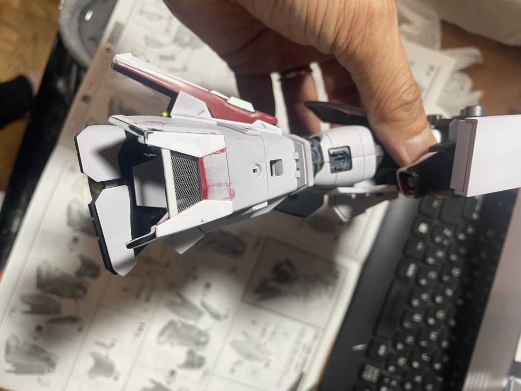 脚部の装甲が薄く感じたのでちょっと増設