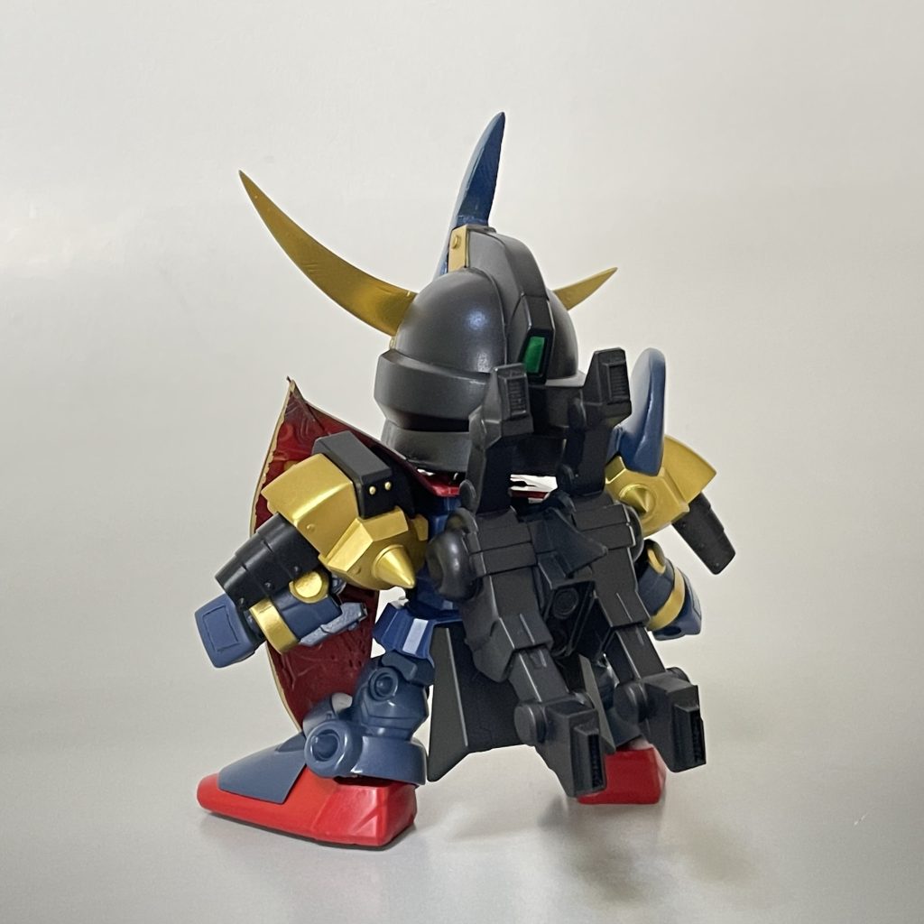 REARカラーリングもカードダスに寄せて青が強めです。