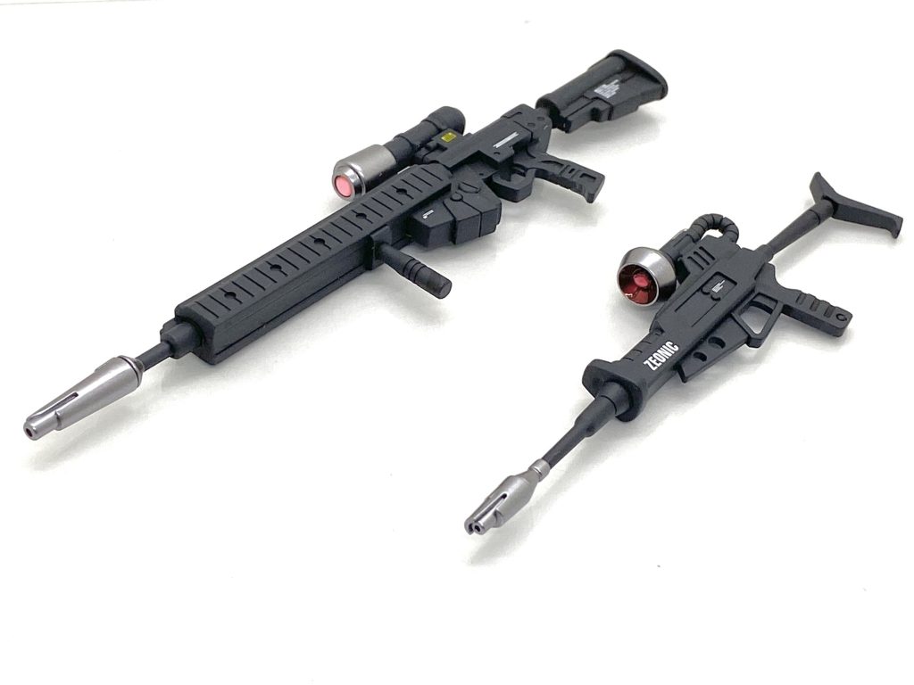 武器のビームライフルは2種類あり、どちらも合わせ目綺麗に消しました。