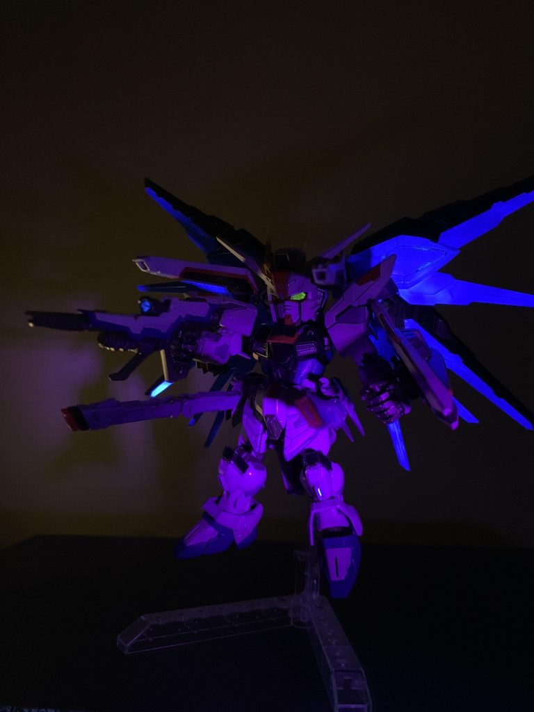 蛍光塗料使用　MGSDフリーダムガンダム–7枚目/制作者：@set_down