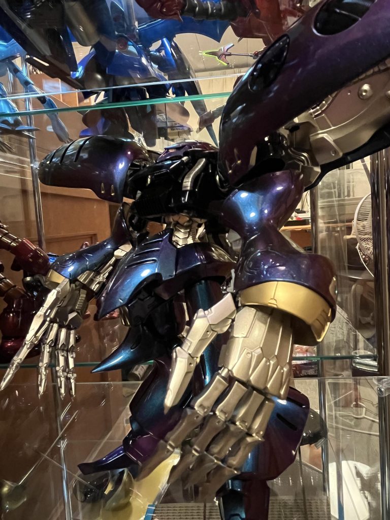 煽り風に角度によって色が変わるので、つい手に取って眺めてしまいます。