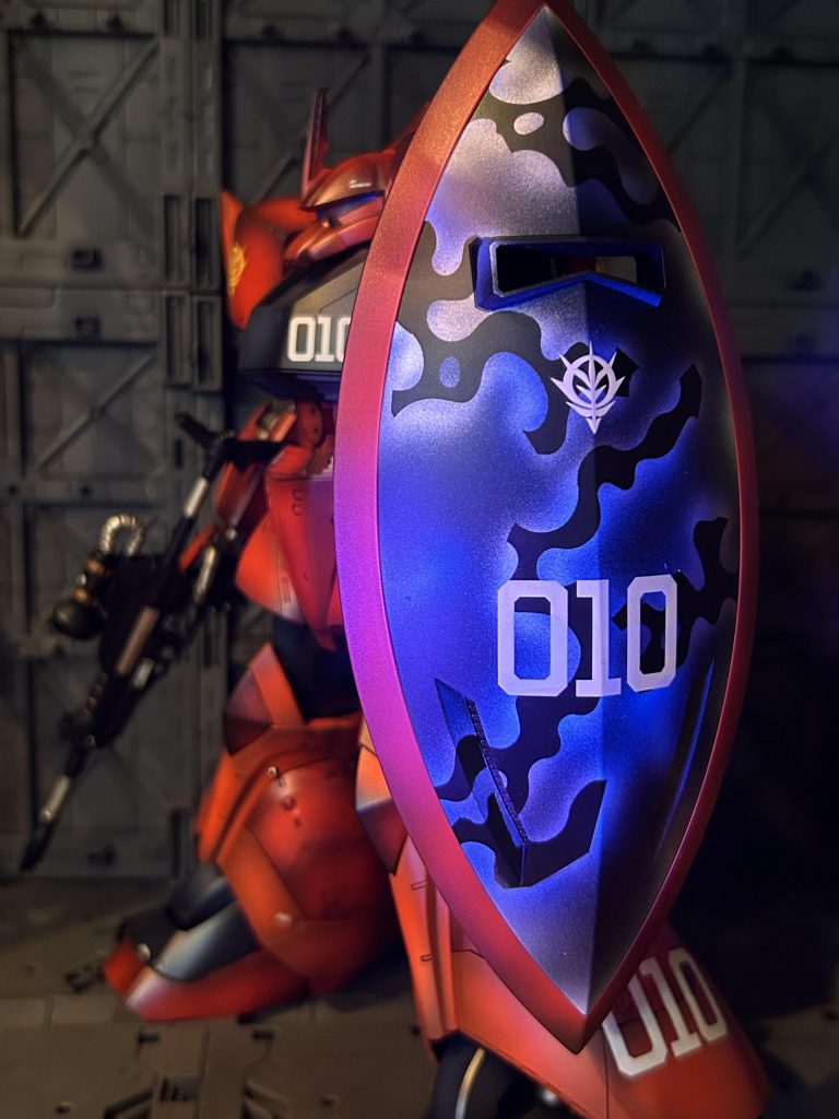 盾は蛍光灯仕様