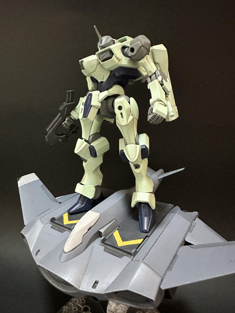 すっくと立てるこの安定感。乗せてて楽しいです。ザウォートの感じに合わせてすこしリアル調の仕上げにしてみました。