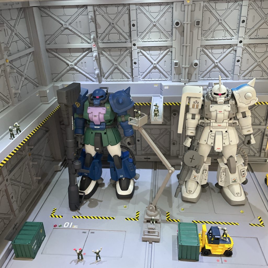 俯瞰からフォークリフトは、Nゲージのジオラマ用を流用してます。