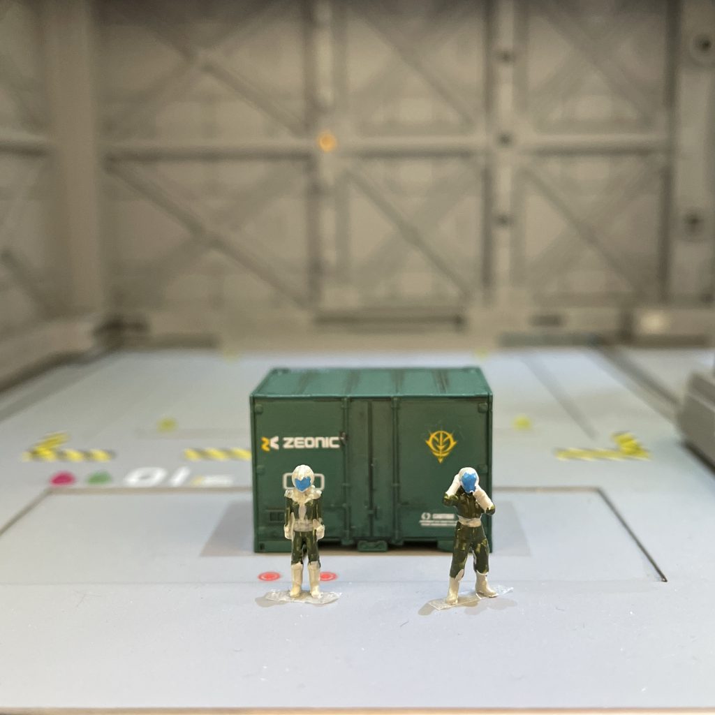 ジオン軍仕様　フィギュア&コンテナ