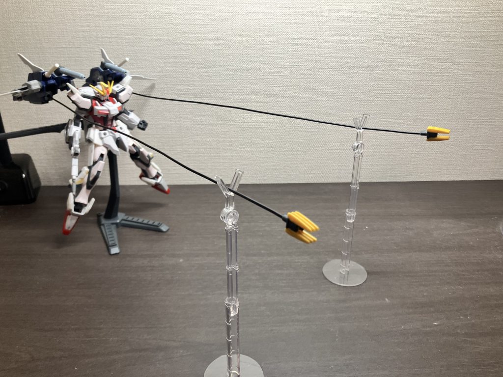 こんな感じで使います。SEEDシリーズでたまにあるアンカーユニットです。これならリード線の柔軟さのおかげで肩にも干渉しません。