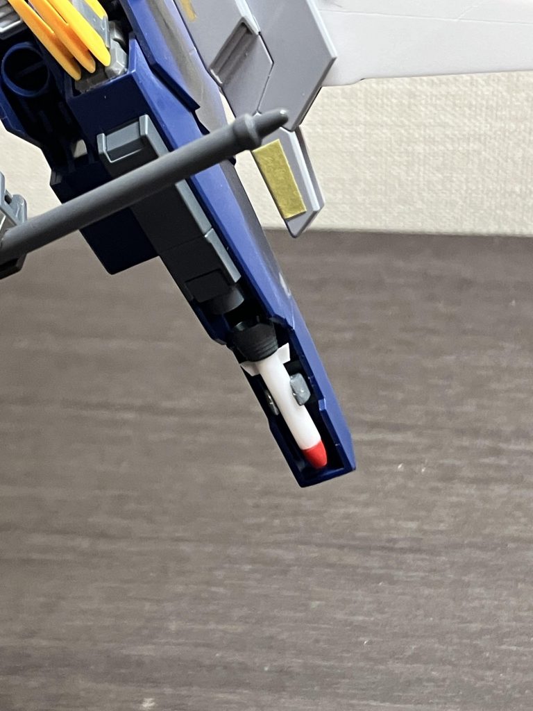 ランナーからミサイルっぽいものを作って搭載してみました。位置的に「後ろから接近された際の迎撃手段」くらいの役割しかなさそうですが、何も無いより良いだろうという事で。今回は以上となります。