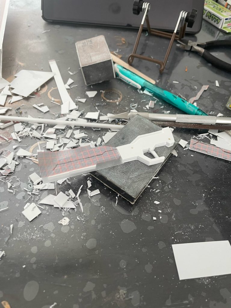 厚みを出すためにプラ板を積層しすぎて結構重いです