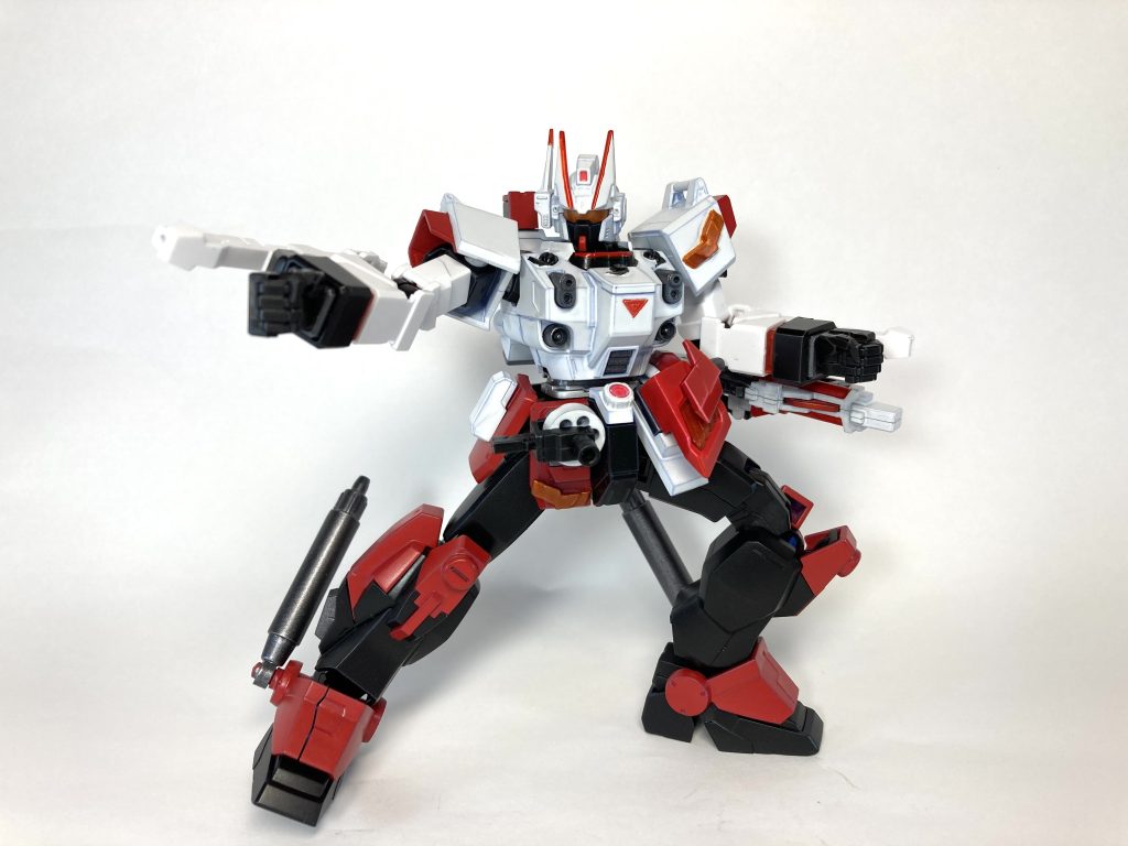 アクションポーズユニコーンの腕のおかげでマグナムフォームの隠し武器も再現、マグナムも腕に携帯できるから可動に問題ありません✨👍