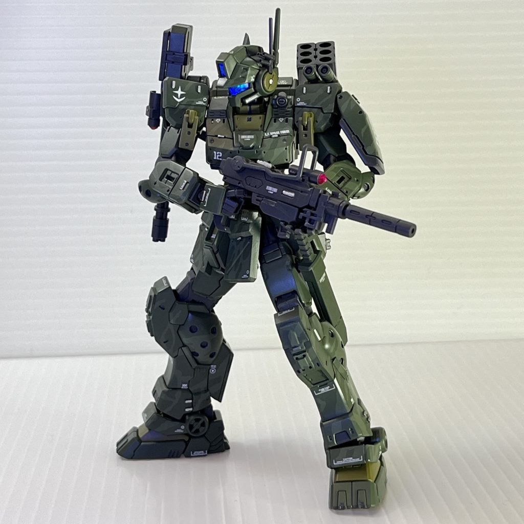 「マルチタスクに任務をこなせる重武装特殊部隊なジム」をコンセプトに性癖に従って制作しました。