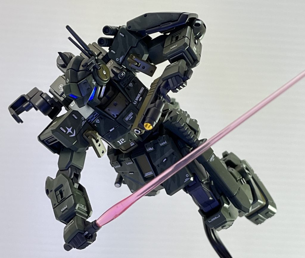 陸戦機じゃあまりやらないような飛びかかるようなポージング()