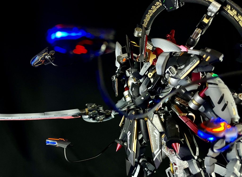 ビット「八尺瓊勾玉(ヤサカニノマガタマ)」OOにわかなんですがこの世界のファンネルはビット?ファング?どれが正解なんでしょうか、勢力にもよるのかな有識者の方からのコメントをお待ちしてますバックパックから射出する4機のビットスサノオ同様に基本は大太刀による接近戦ですが補助的にこういう武装あった方がよかろうと思い付けました