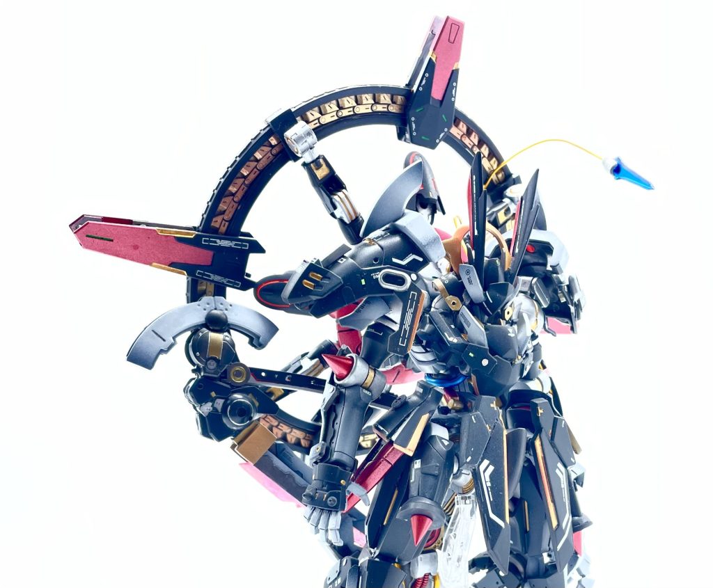 バックパックGN粒子をヴォワチュールリュミエール的な感じで増幅して長距離、高速機動を実現、みたいなイメージで設定オンチなりになるべく意味のない物は付けたくないというこだわりと世界観的ににわかすぎてどういう機能が良いかわからん…という葛藤の産物