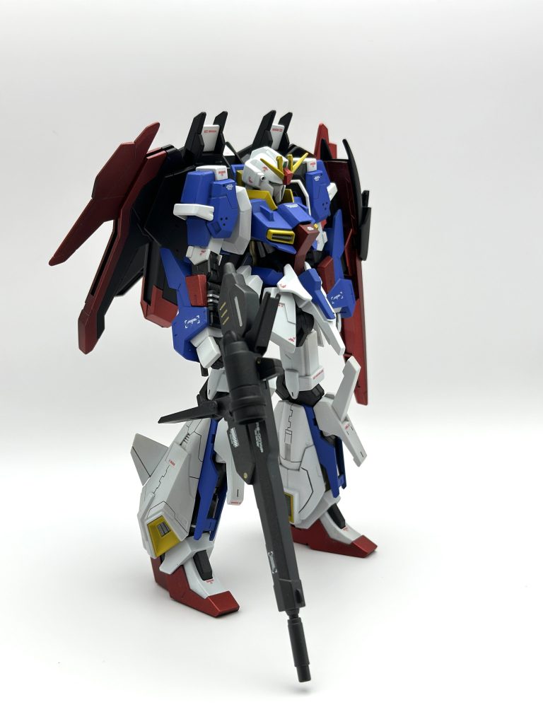 ライフルに合わせ目できますが一様消してます。ライフルや胴体パイプ部分などはアーティストマーカーで塗り塗り。頭のモナカ割りは諦めました(￣▽￣;)