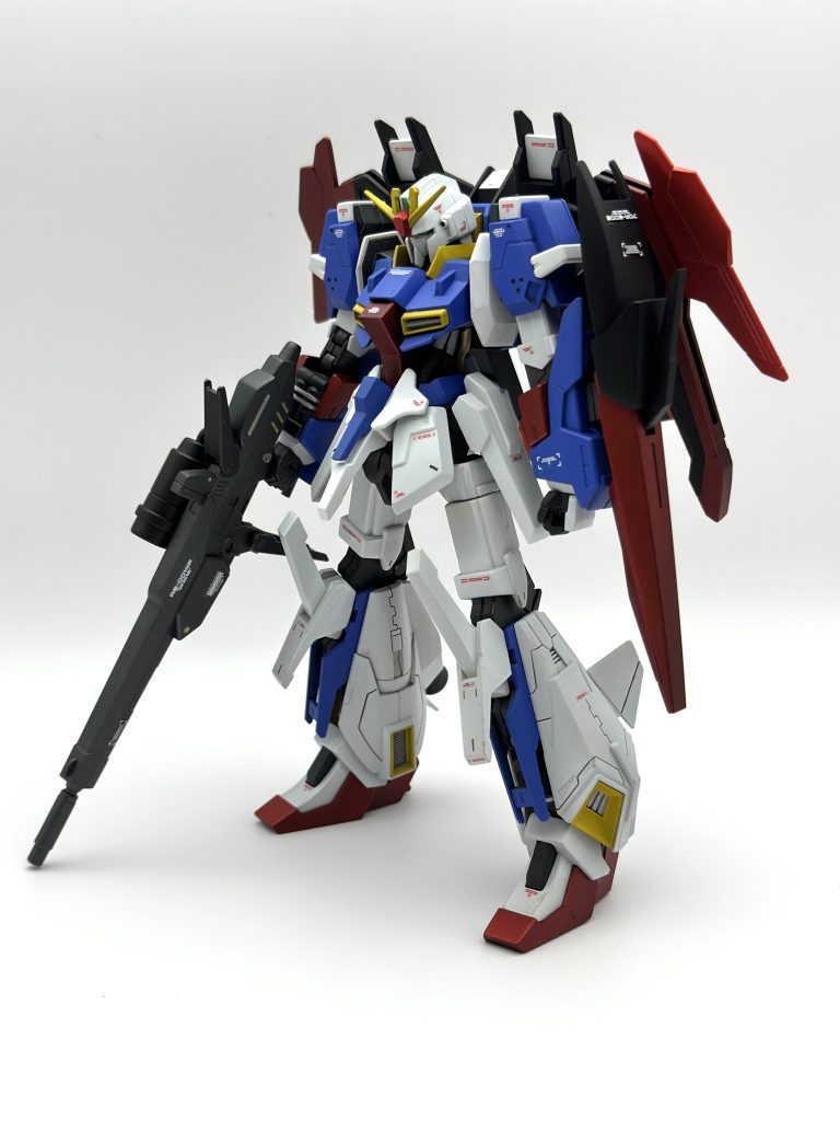 元キットがカッコイイのがあるので作ってて楽しゅうございました。赤色はガイアの猫柄のやつ他のトリコロールカラーは無難なガイアの白黄色青を使ってます。