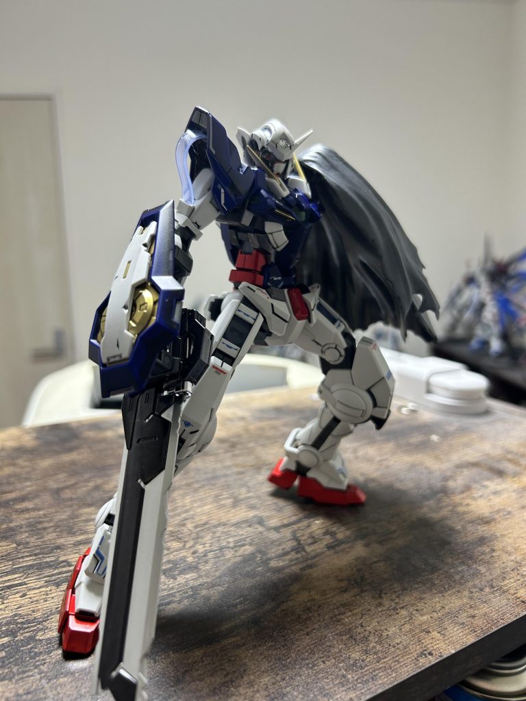 ツインアイの赤は3Dデカール。