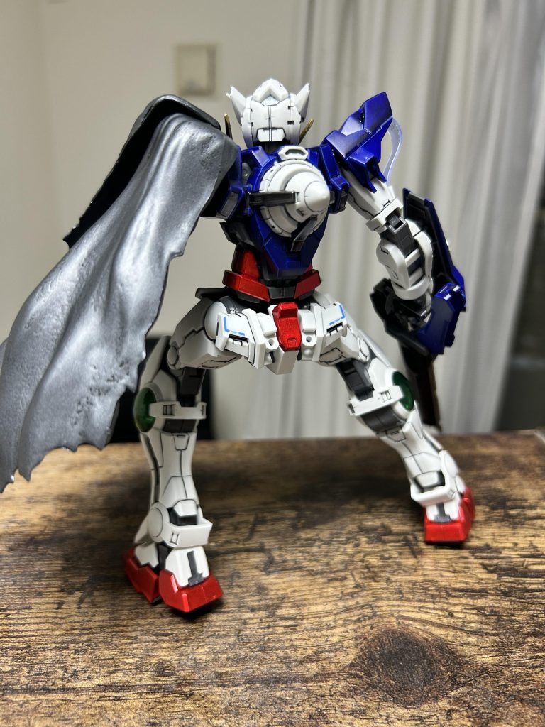 若干塗装弾きの跡がマントに残ってしまいましたが、これも味とゆうことでw