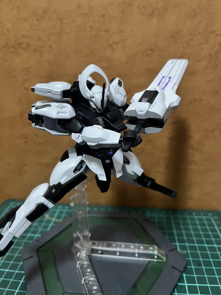 武器は大剣モードにも出来ます、でかい武器はロマン