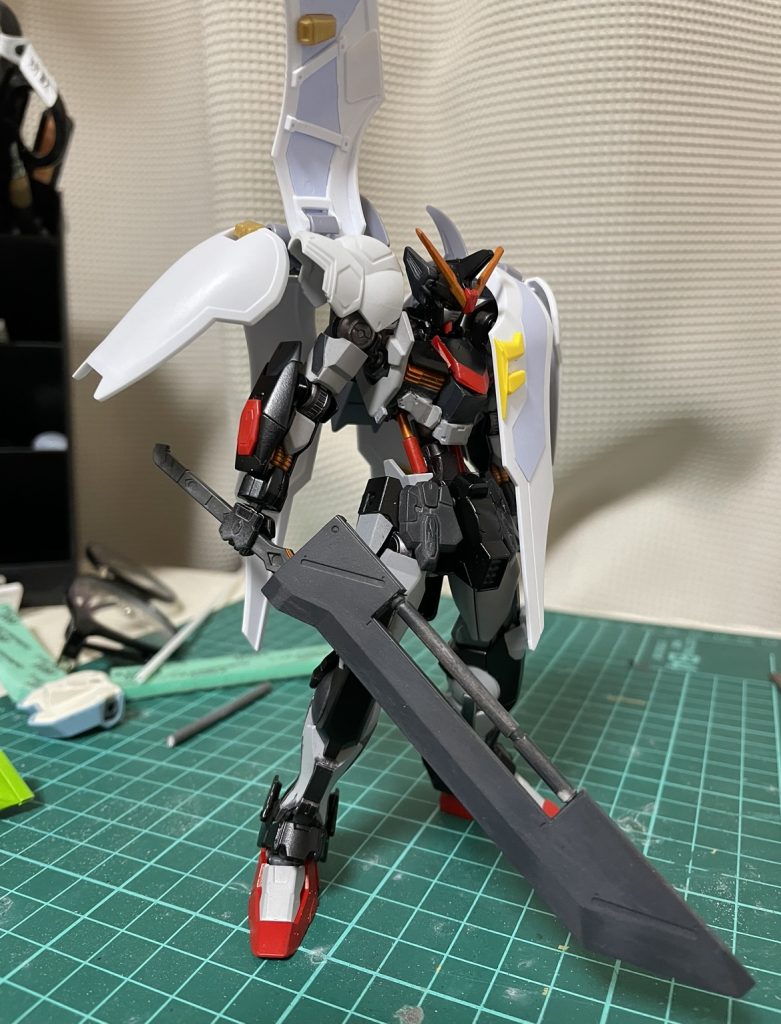 肩はバルバトスに戻しバックパックをリヴランスヘブンに換装しています