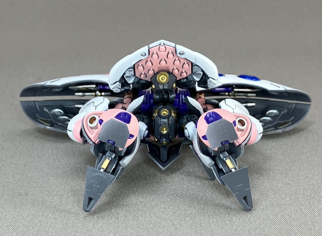 バインダーや内部やフレーム部は細かく塗り足しました。