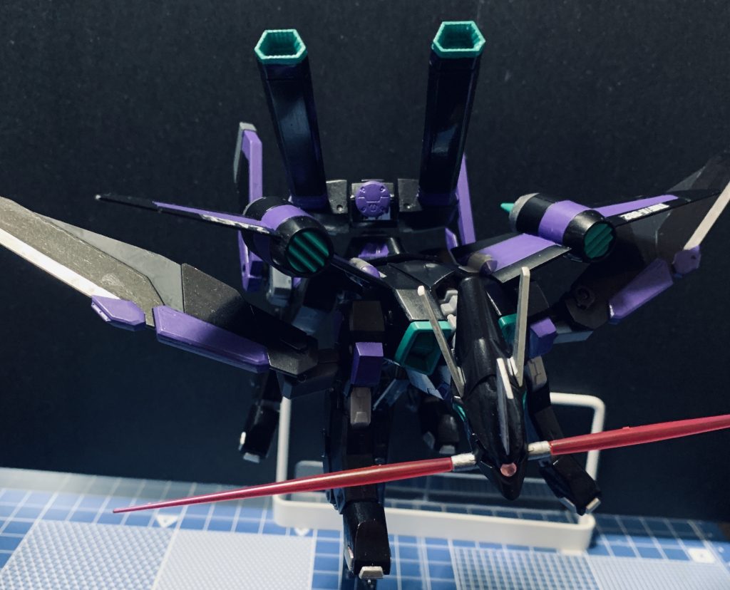 相変わらず砂漠には縁が無さそうなバクゥになってしまいましたが、カラーリングは気に入っています。毎回バランスとか考えずに塗り始めるのでドキドキしながら塗装しています。組み上げるまでどうなるかはわかりません。しかしこのヒリツキがたまらない！ラゴゥ手に入ったらフォーメーションデルタするんだぁ…。