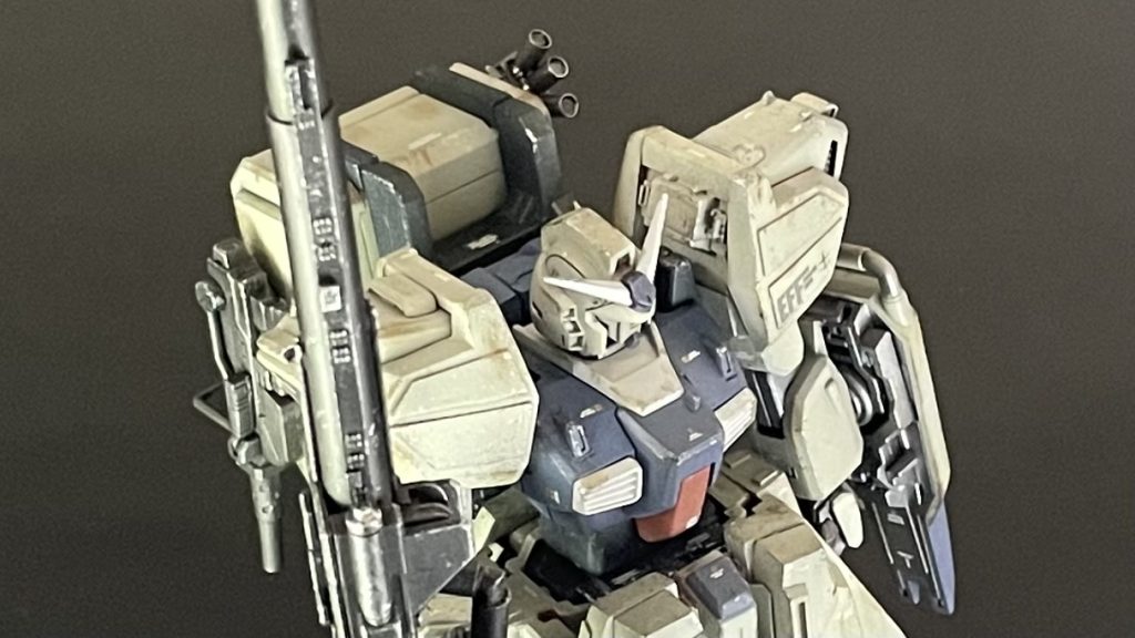 長距離砲は、前部:鉄血のオルフェンズ:HG MSオプションセット1 の長距離砲+後部 MG トールギスのドーバーガンを組み合わせ、さらにプラパイプ砲身を長くしています。接続部、銃身のデコレートはジャンクパーツを盛っています。