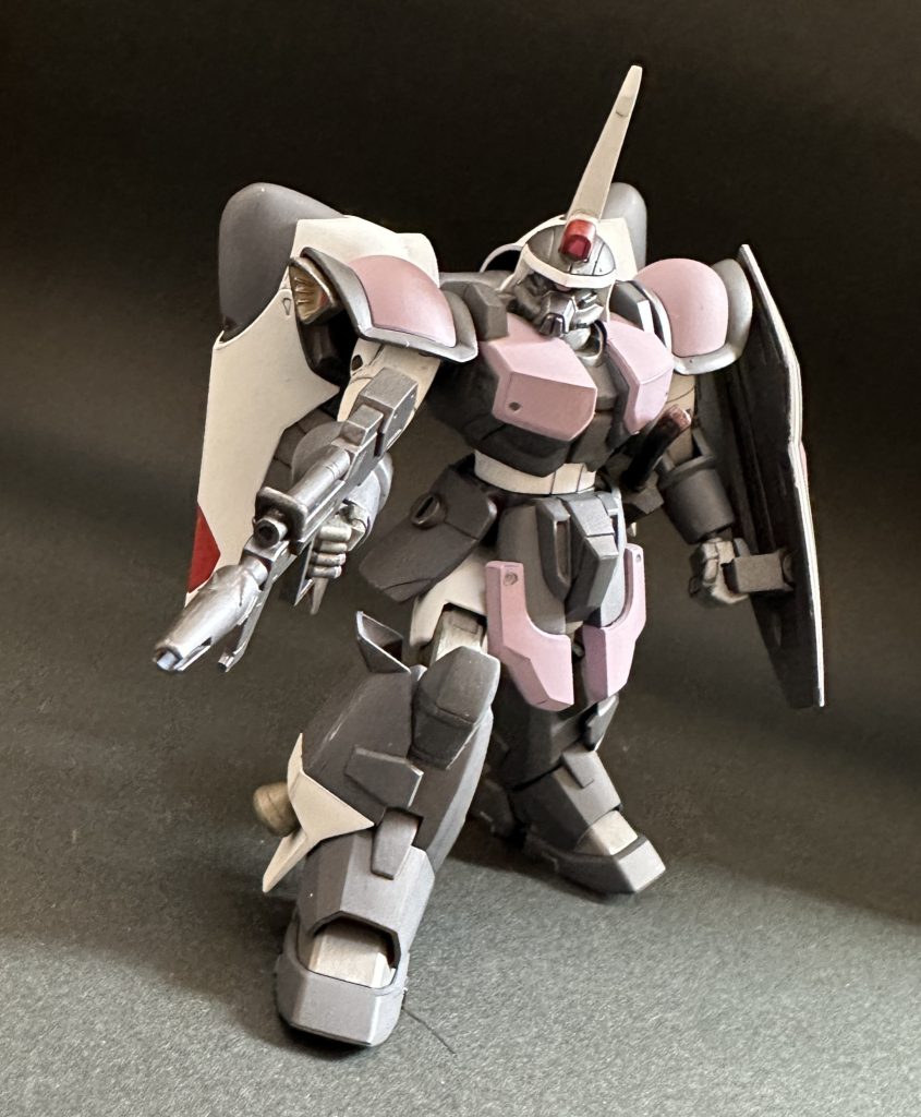 ０６Ｒのももなんかが白っぽい色に変わったのはこの機体の影響だったりして。筆塗り・全塗装ガンプラ　２０２３　その６５