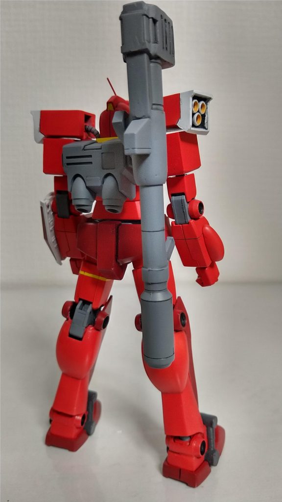 アメイジングレッドウォーリアをベースにしたので角張ったバズーカの砲身などを強引に円柱状にしたりラック部(？)を四角にしたりと思った以上に手間がかかった( ＞Д＜；)