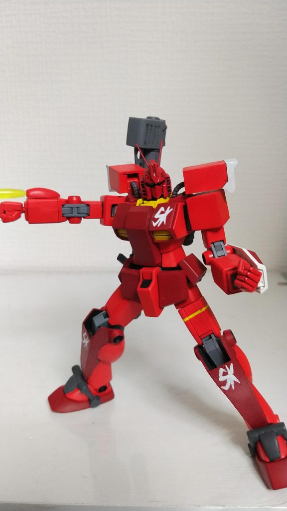 平手があれば例の降臨ポーズをさせるけどグリップを持つ空洞の有無しか違いのない握り拳しか入ってないんだよね( ;´･ω･`)