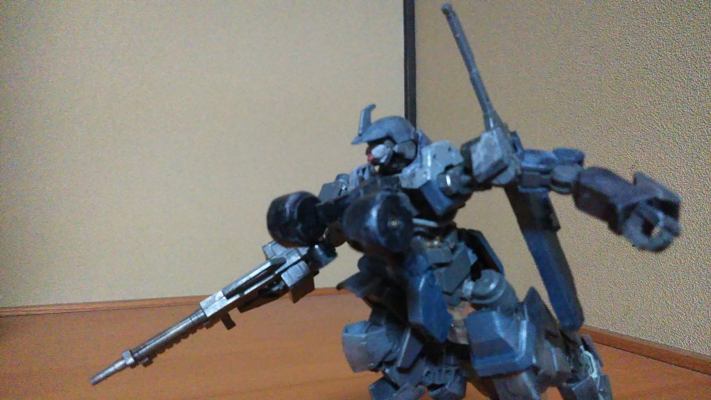 …はい。長々と設定を聞いて下さりありがとうございましたm(_ _)m「いやいや、ビルド機体使ってないから無理でしょ」…と言われるかもしれませんが、鞘と足首は一応ビルドストライク、フェイスはディナイアルを使用しております。ミキシングでも可能なんでしょ?ね、ね?(恐怖)ここからは制作の中で消えていったプロトタイプたちを見てやってください。