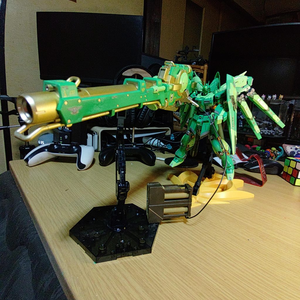 デカールとつや消しで完了しました。この状態で飾れるケースを物色中(笑)