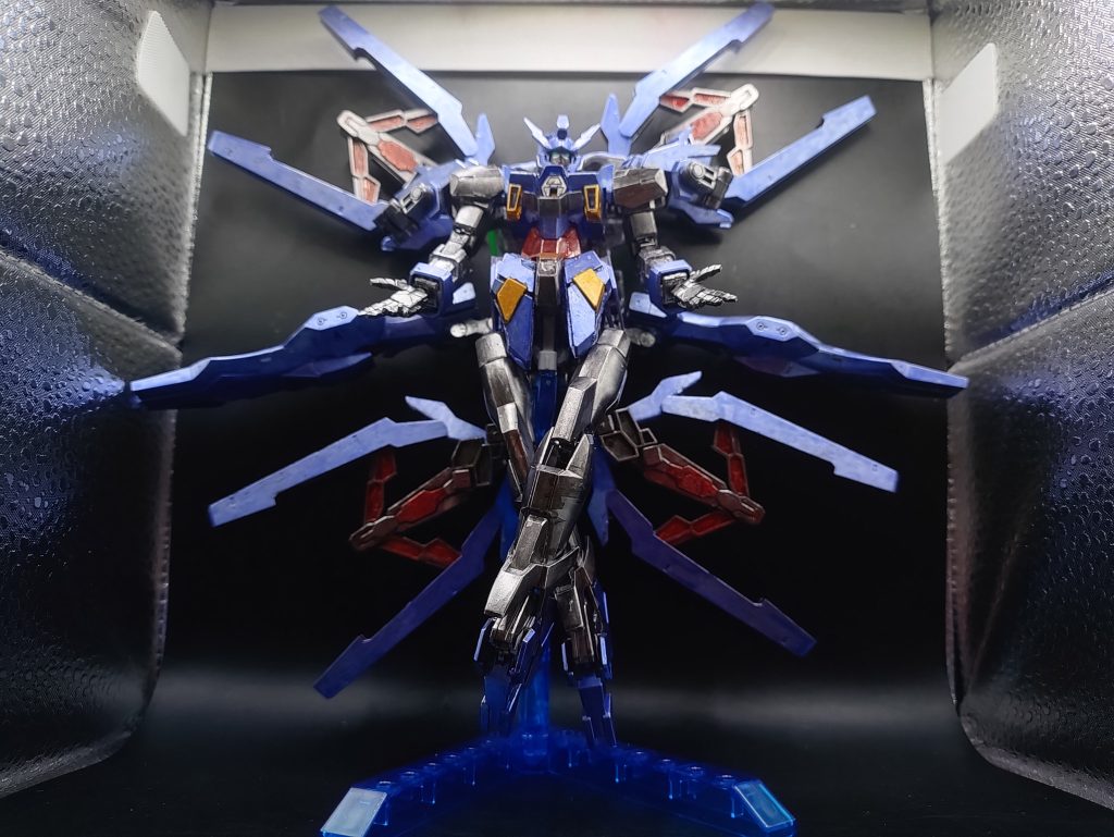 ◯開放形態 FXプロージョンプラフスキーリンク スコア3以上にしてALICEガンドビット(4基のビームキャノン)を展開した能力開放モード。エネルギーをバックアップに開放し、高速移動をおこないます。早すぎてついていけないため、高性能AI ALICEに細かい制御を任せ、理想的な戦闘をおこないます。