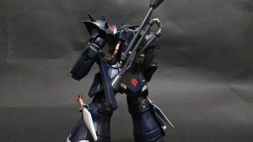 三節棍はバックパックに懸架可能