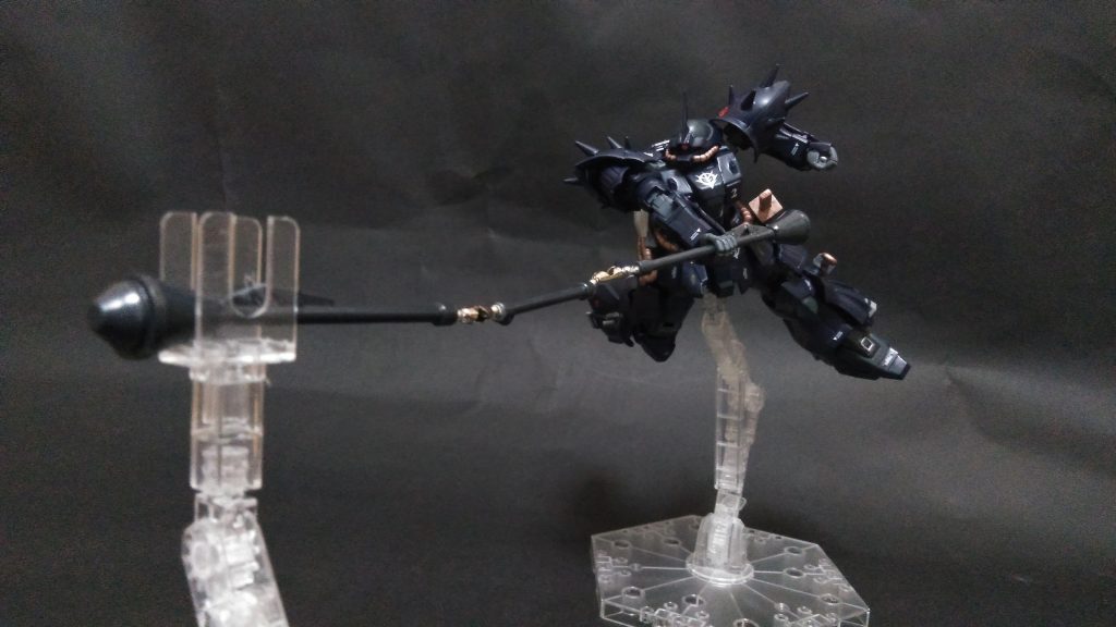 三節棍は、MSGのボムセットのパンツァーファウストをベースに、プラパイプとボールチェーンで繋いで製作しました。