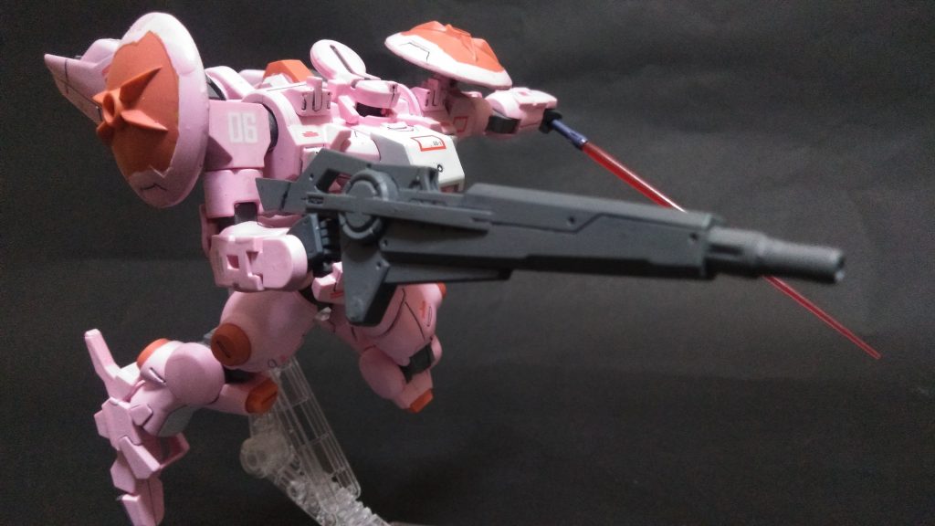 機動戦闘イメージ　ビームライフルはリボガン（1.5ガンダム）のバスターライフルのパーツを一部外して、不必要な穴を埋めました。