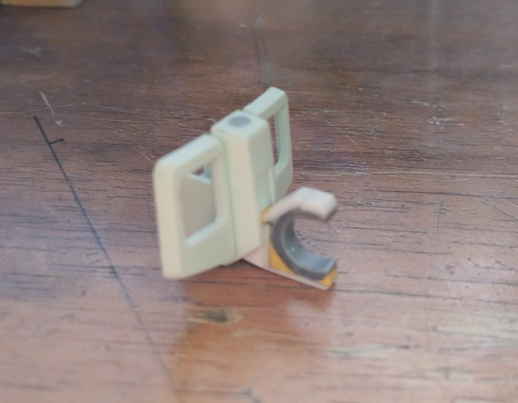 バズーカラッチを作って腰に携えられるように。