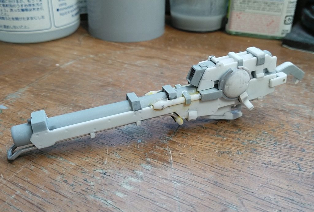 プラ材で切ったり貼ったり。