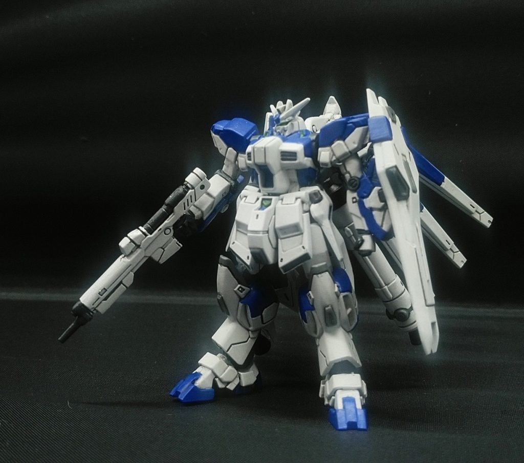 通常のビームライフルも持てます。